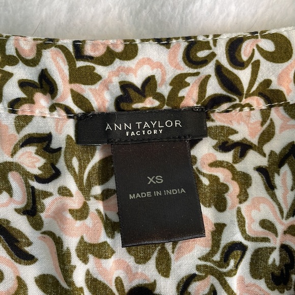 Anne Taylor Floral-Print Blouse - XS - Picture 2 of 4